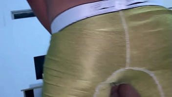 Le saco toda su leche a mi padrastro de pues de una buena follada