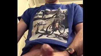 I love to masterbate