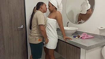 Siento mucha calentura necesito una terapia de sexo lésbico urgente