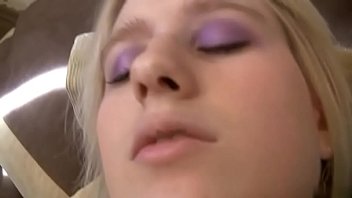 Curvy blonde sammie shoves a dildo in her wet twat