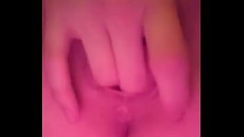 Babe fingers her juicy pussy