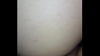 Haciendole el culo a mi esposa