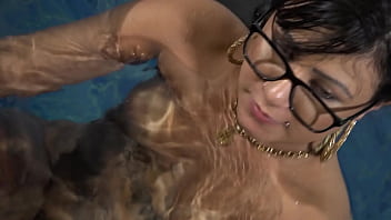 Amanda souza fudendo no pelo na piscina com ed junior