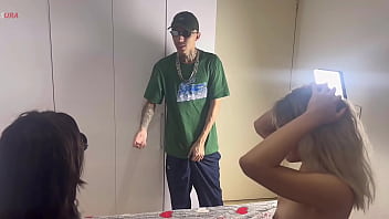 Dut su coloca seu primo p fuder ela e sua amiga mi angels