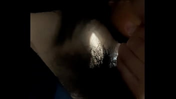 Chica chupando verga