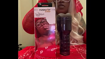 Spreading this pussy all 2025