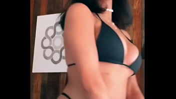 Ariane ribeiro de fio dental