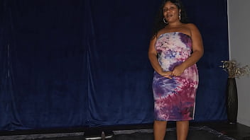 Curvy ebony enjoys the sybian 1st time cums