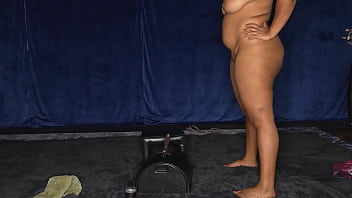 Curvy ebony enjoys the sybian 1st time cums