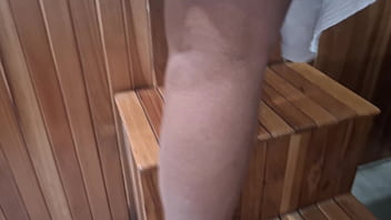 Meu roupão molhado de tesão gozei com a porra escorrendo na bucetinha Meu roupão molhado de tesão gozei com a porra escorrendo na bucetinha