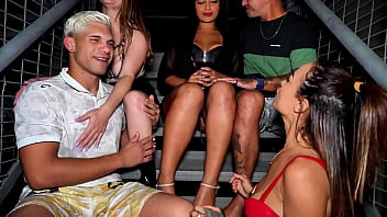 Free 3 slutty milfs and 2 big cocks join in an animated orgy