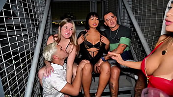 Free 3 slutty milfs and 2 big cocks join in an animated orgy