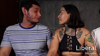 Trio con tatuada hasta el culo