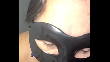 La Esposa De Mi Jefe Se Maturba Y Se Graba Para Los Empleados De Su Cornudo Marido Le Encanta La Verga De Extraños A Esta Zorra Desi Bhabhi thumbnail