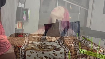 A gostosa suada da academia se masturba e é pega no banho por macho tarado completo