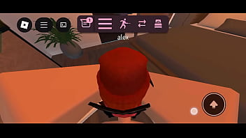 Me follo a una robloxiana