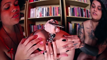 Close up ass play and farts threesome worship