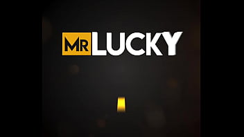 Lacy lennon gets horny while bathing