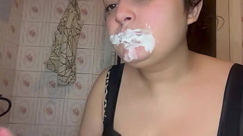 Curvy with eco toothbrush