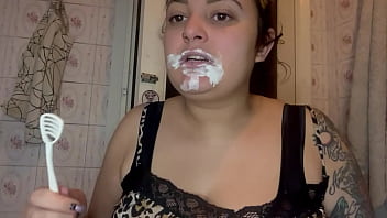 Curvy with eco toothbrush