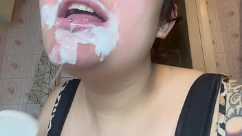 Curvy with eco toothbrush