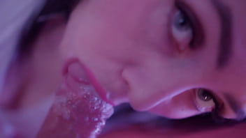 Dissolute wench sucks dick her guy's