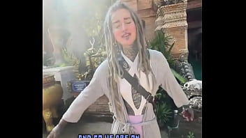 Do you like how this temple looks wow thailand has so much to offer the amazing temples are truly a sight to beh