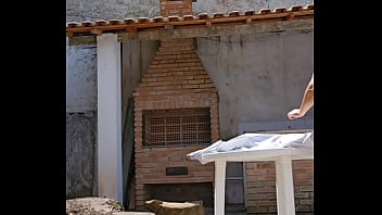 Casada Usando Um Body Bem Socado No Rabo E O Marido Vê E Não Fala Nada thumbnail