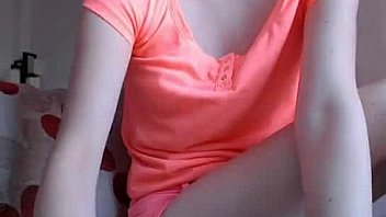 Slut evelyn8 flashing ass on web sex