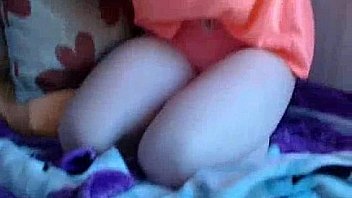 Slut evelyn8 flashing ass on web sex