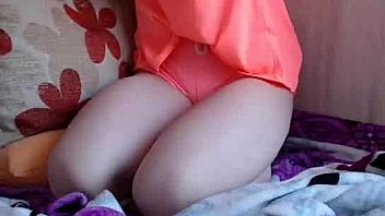Slut evelyn8 flashing ass on web sex