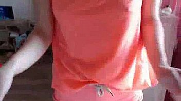 Slut evelyn8 flashing ass on web sex