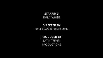 Emily white loves getting triple anal penetrated pissing anal destruction 0% pussy tap