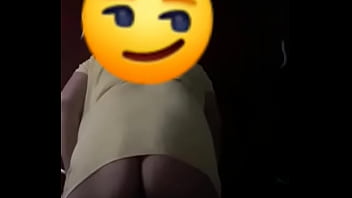 Provocando só de camisa