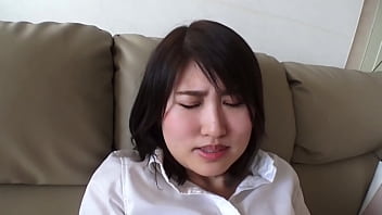 チンポをクンクン嗅ぎにヨダレを垂らしながら興奮する乙女