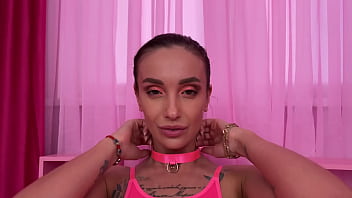 Wife gives deep blowjob and lets cum in her ass