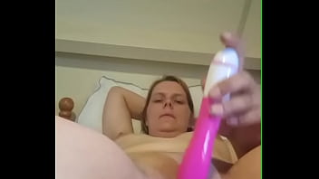 Dutch hottie quaroes cums hard showing her soaked pussy in stunning detail