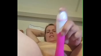 Dutch hottie quaroes cums hard showing her soaked pussy in stunning detail