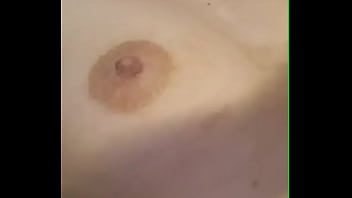 Dutch hottie quaroes cums hard showing her soaked pussy in stunning detail