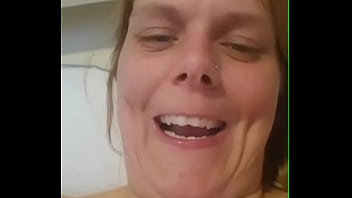 Dutch hottie quaroes cums hard showing her soaked pussy in stunning detail