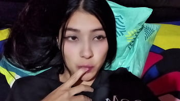 Latina de grandes tetas pillada con el novio de su hermanastra en video llamada casero real Latina de grandes tetas pillada con el novio de su hermanastra en video llamada casero real