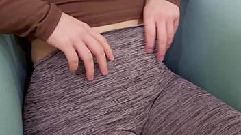 Teen babe teases her suggar daddy doing sexy poses after a workout