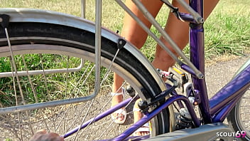 Skinny german latina teen christy ley with brown skin give a risky outdoor fuck with stranger for his help