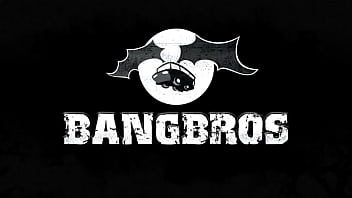 White girl knows how to ride the dick