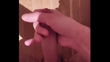 Dos semanas sin correrme hacen que mi polla explote