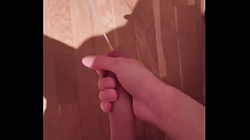 Dos semanas sin correrme hacen que mi polla explote