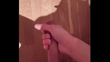 Dos semanas sin correrme hacen que mi polla explote