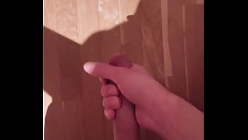 Dos semanas sin correrme hacen que mi polla explote