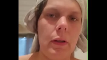 Dutch vixen quaroes’ wet body and dildo drive her to a huge climax