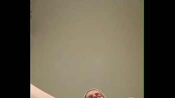 Dutch vixen quaroes’ wet body and dildo drive her to a huge climax